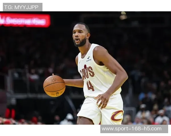 小莫布里半场表现抢眼17分钟内10投6中斩获13分4篮板2封盖